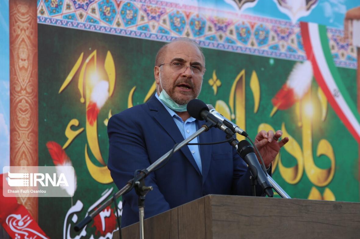 خبرنگاران قالیباف : مجلس برای گره گشایی کار مردم کنار دولت خبرنگاران قالیباف : مجلس برای گره گشایی کار مردم کنار دولت است