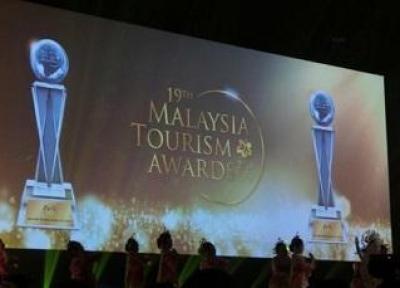 خبرنگاران برنده جایزه بهترین شرکت مسافرتی آسیای غربی در سال 2015